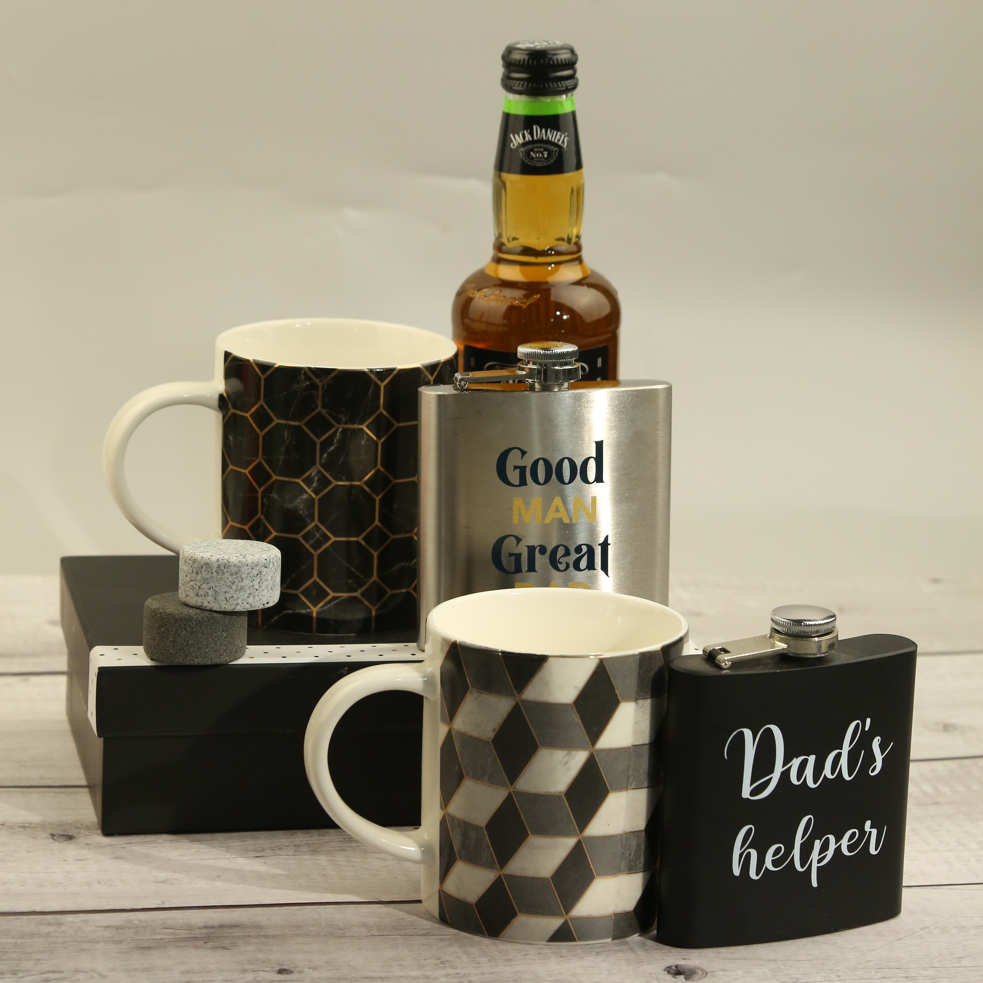 Camper Mug &Hip Flask: Adventure in Every Sip!