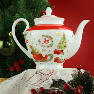 Vintage Christmas Porcelain Teapot – Festive Elegance for Your Holiday Gatherings