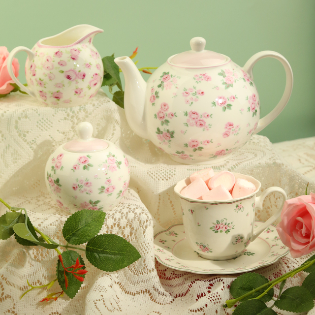 super cute tea set